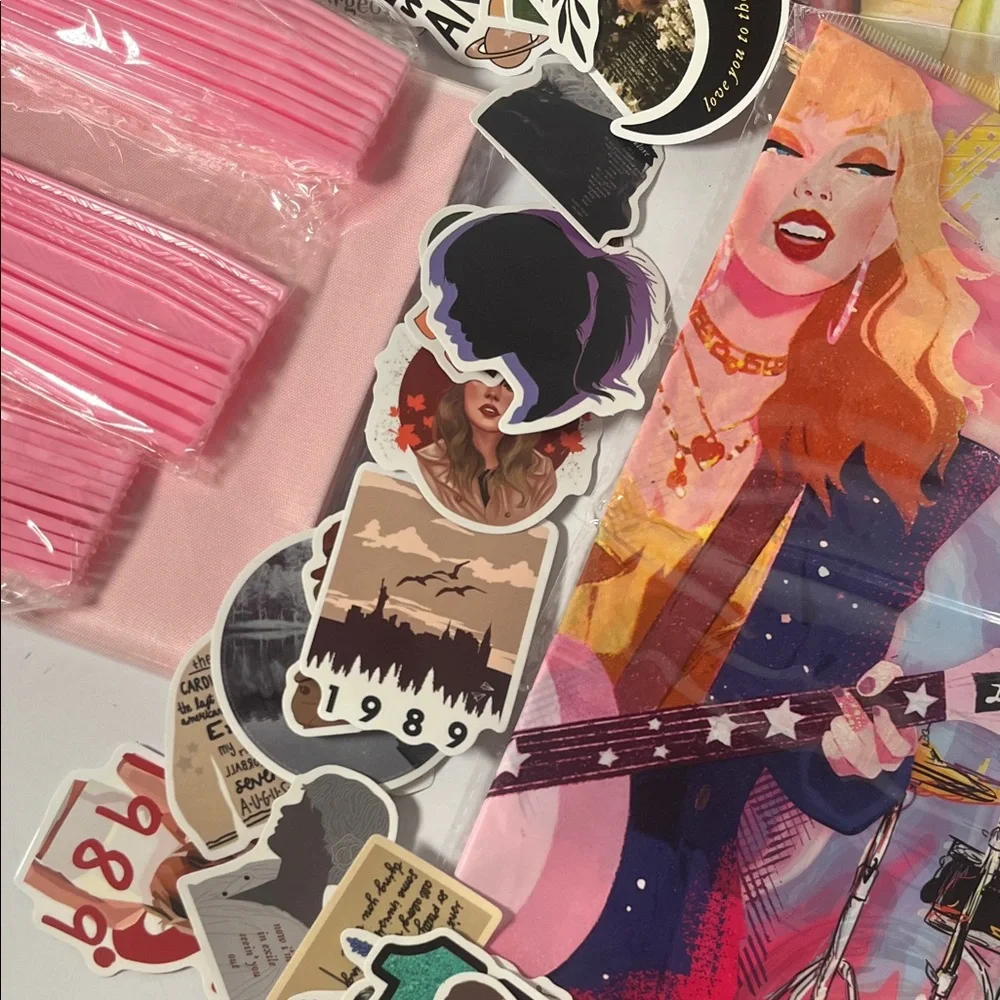 Taylor Swift Party Supply Set - Picture 7 of 8